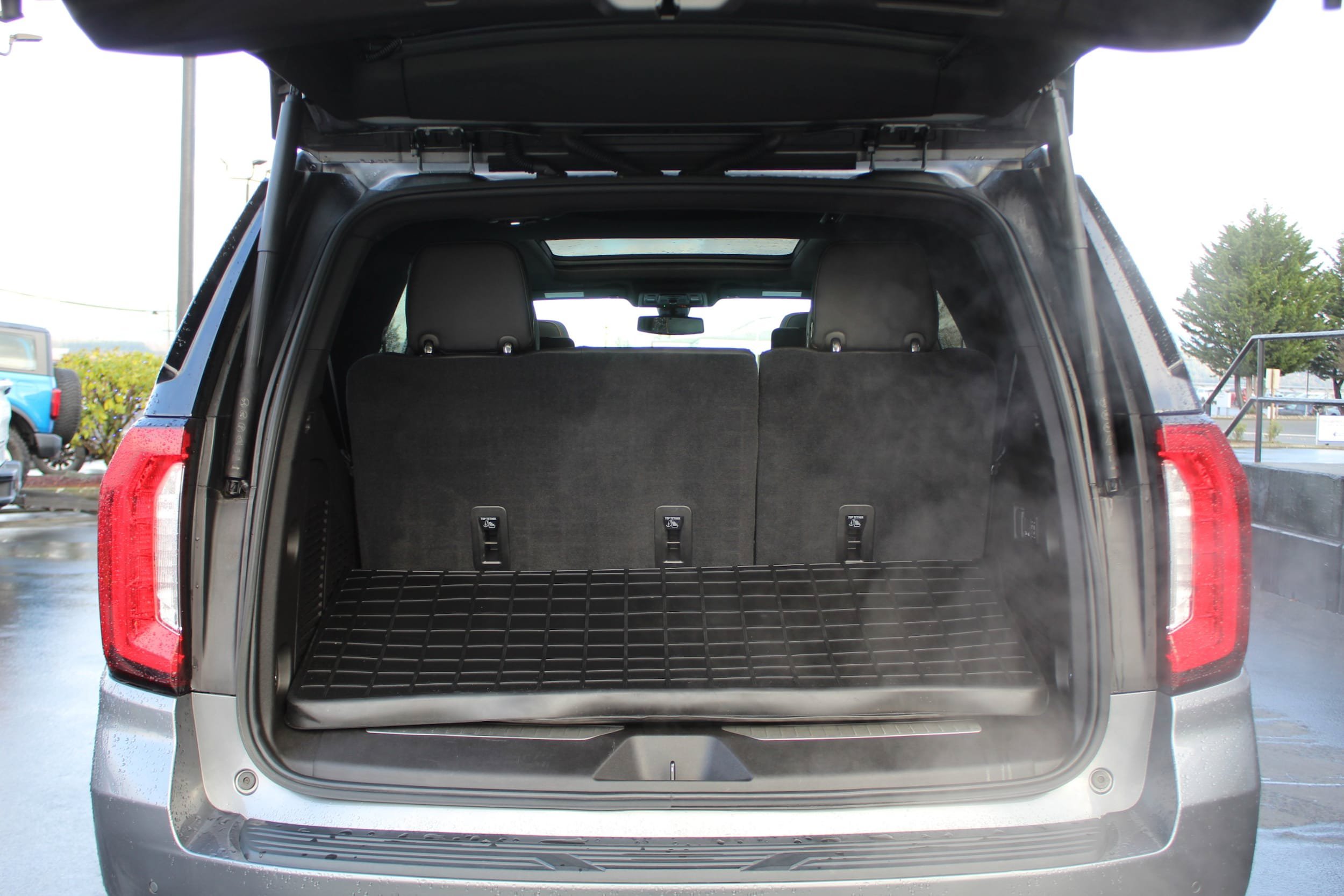 Used 2021 GMC Yukon AT4 w/ Rear Media and Nav Package AWD/4WD image 16