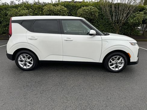 Used 2020 Kia Soul S image 7