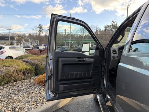 Used 2011 Ford F350 Lariat w/ Lariat Interior Pkg image 11