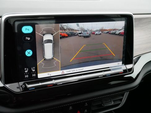 Certified 2025 Volkswagen Atlas SEL Premium R-Line image 30