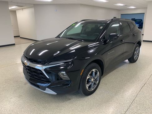 Used 2024 Chevrolet Blazer LT w/ Convenience Package FWD image 1