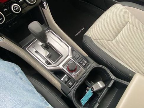 Certified 2024 Subaru Forester Premium AWD/4WD image 32