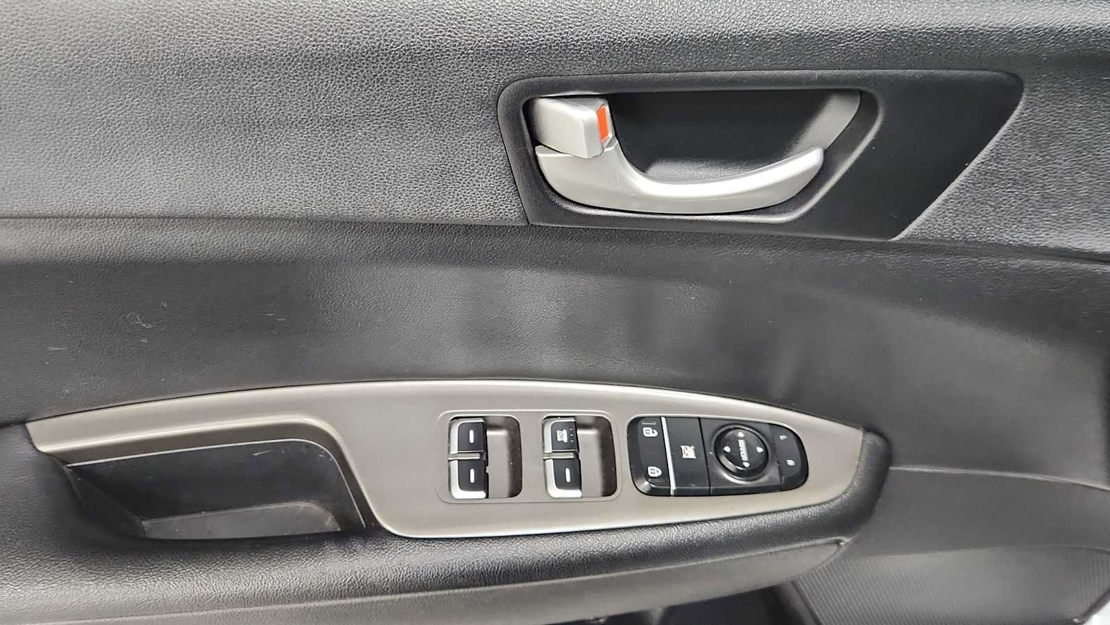 Used 2020 Kia Optima LX FWD image 15