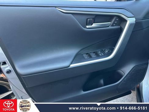 Used 2023 Toyota RAV4 XSE AWD/4WD image 19