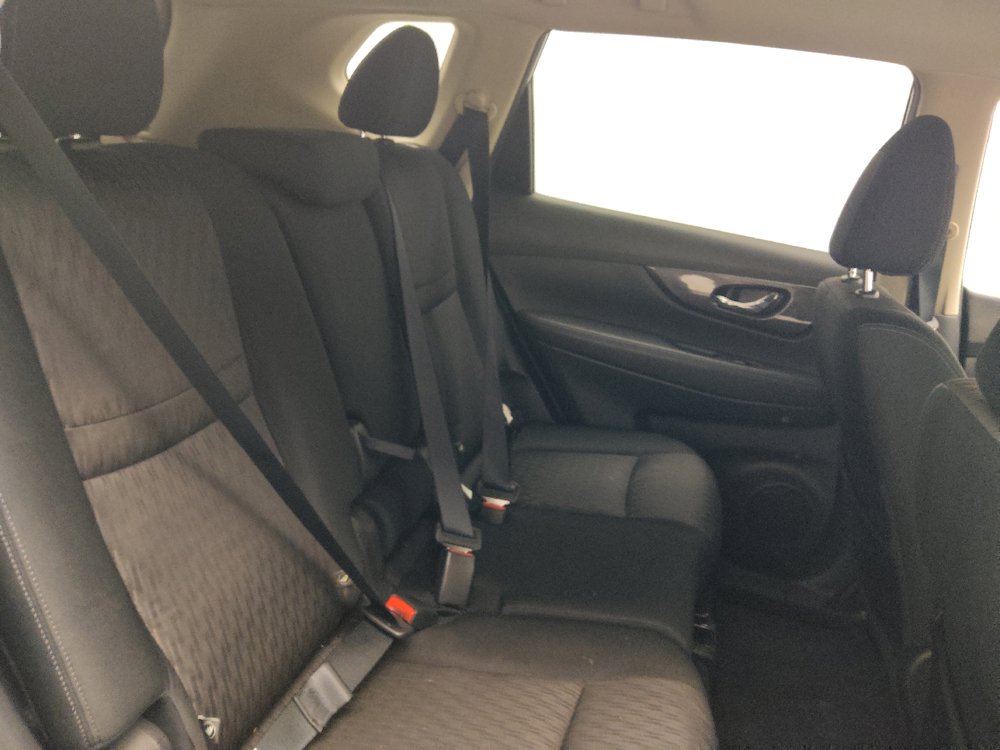 Used 2019 Nissan Rogue SV w/ Premium Package FWD image 19
