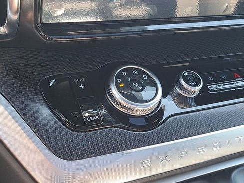 New 2026 Ford Expedition Platinum w/ Stealth Performance Package image 34