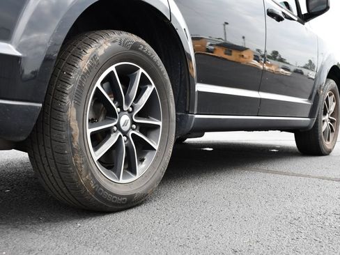 Used 2019 Dodge Journey SE w/ Connectivity Group FWD image 9