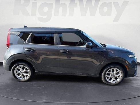 Used 2022 Kia Soul S FWD image 6