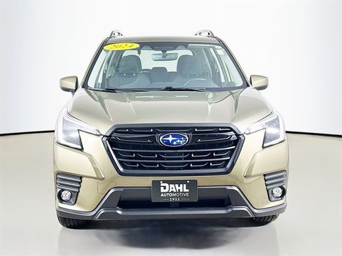Used 2024 Subaru Forester Premium image 12