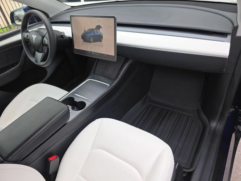 Used 2023 Tesla Model Y Long Range AWD/4WD image 28