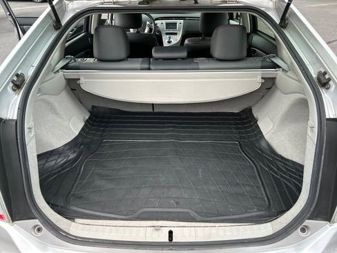 Used 2015 Toyota Prius Five image 19
