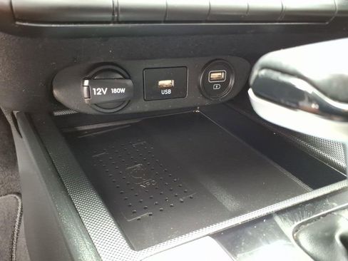 Used 2023 Hyundai Elantra Limited w/ Cargo Package FWD image 23