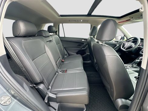 Used 2020 Volkswagen Tiguan SEL image 27