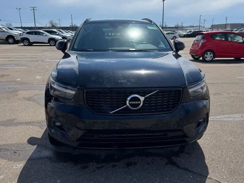 Used 2021 Volvo XC40 T5 R-Design w/ Climate Package image 2