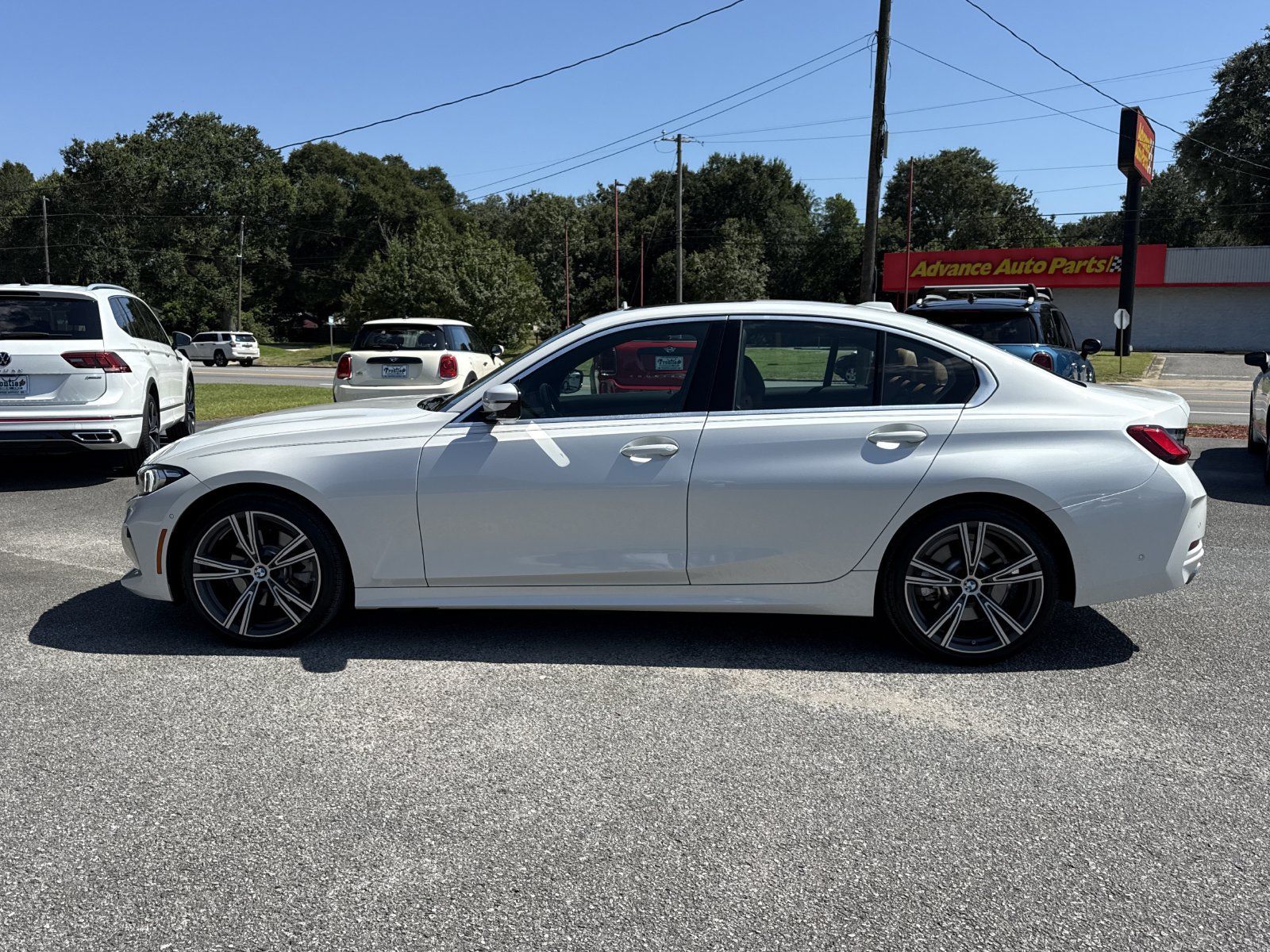 Used 2024 BMW 330i Sedan RWD image 2