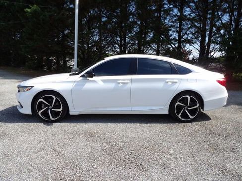 Used 2022 Honda Accord Sport image 2