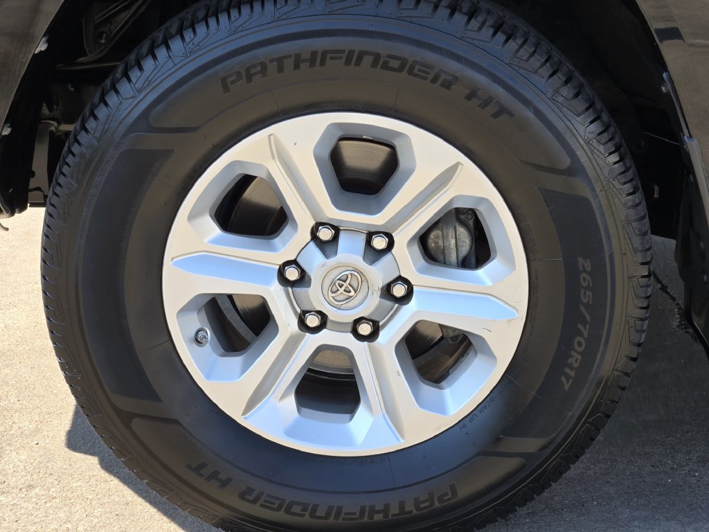 Used 2018 Toyota 4Runner SR5 RWD image 15
