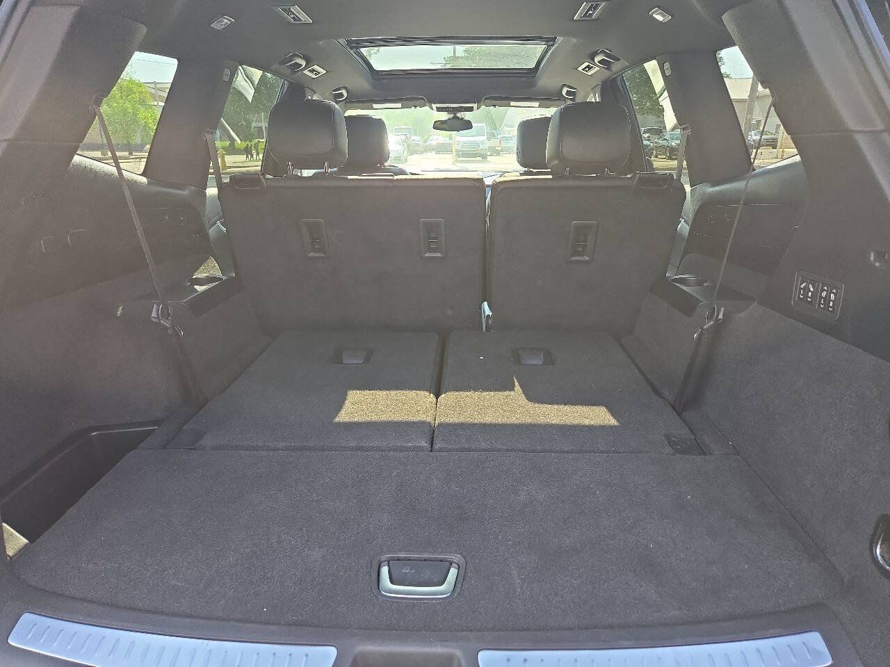 Used 2024 Cadillac XT6 Premium Luxury FWD image 17