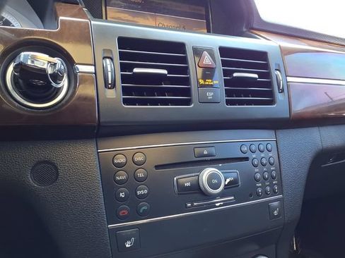 Used 2010 Mercedes-Benz GLK 350 4MATIC image 15
