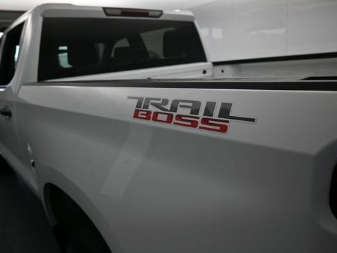 Used 2021 Chevrolet Silverado 1500 Custom Trail Boss AWD/4WD image 39