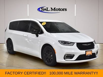 Certified 2025 Chrysler Pacifica Select