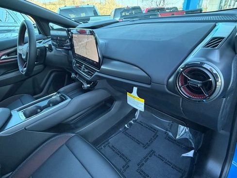 New 2026 Chevrolet Equinox EV RS image 40