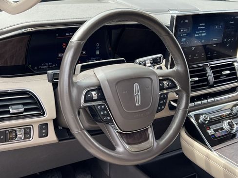Used 2022 Lincoln Navigator L Reserve AWD/4WD image 20