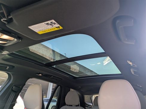 New 2026 Volvo XC90 T8 Plus w/ Protection Package Premier image 26