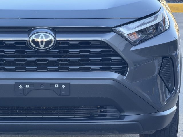 Certified 2025 Toyota RAV4 LE AWD/4WD image 4