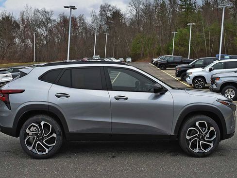 New 2026 Chevrolet Trax RS image 6