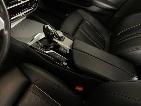 Used 2018 BMW M550i xDrive AWD/4WD image 17