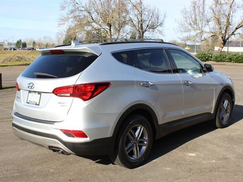 Used 2017 Hyundai Santa Fe Sport image 4