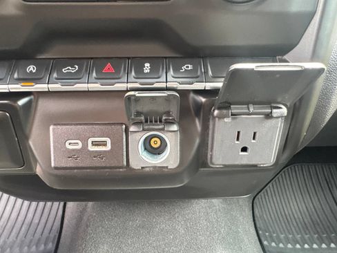 Used 2021 Chevrolet Silverado 1500 Custom AWD/4WD image 25