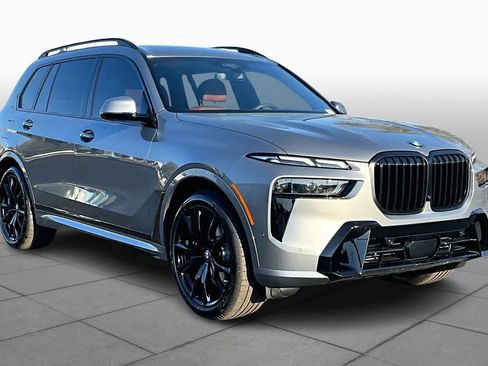 Used 2026 BMW X7 xDrive40i w/ M Sport Package image 3