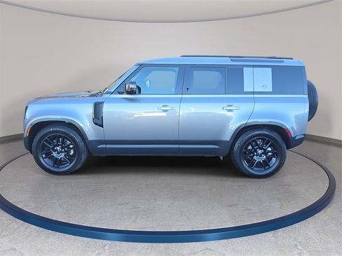 Used 2024 Land Rover Defender 110 S image 8