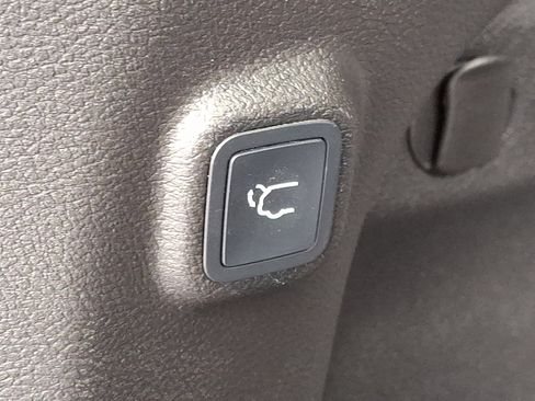 Used 2020 Jeep Cherokee Limited image 29