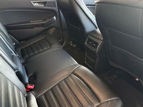 Used 2024 Ford Edge SEL image 18