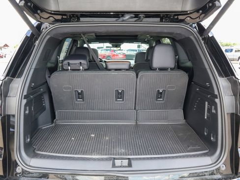 New 2026 GMC Acadia Denali Ultimate w/ LPO, Floor Liner Package FWD image 5