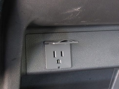 Used 2023 Toyota Sienna XLE w/ XLE Plus Package AWD/4WD image 38