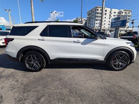 Used 2025 Ford Explorer ST image 21