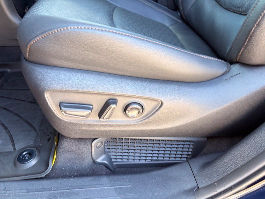 Used 2026 Toyota Sienna Platinum AWD/4WD image 24