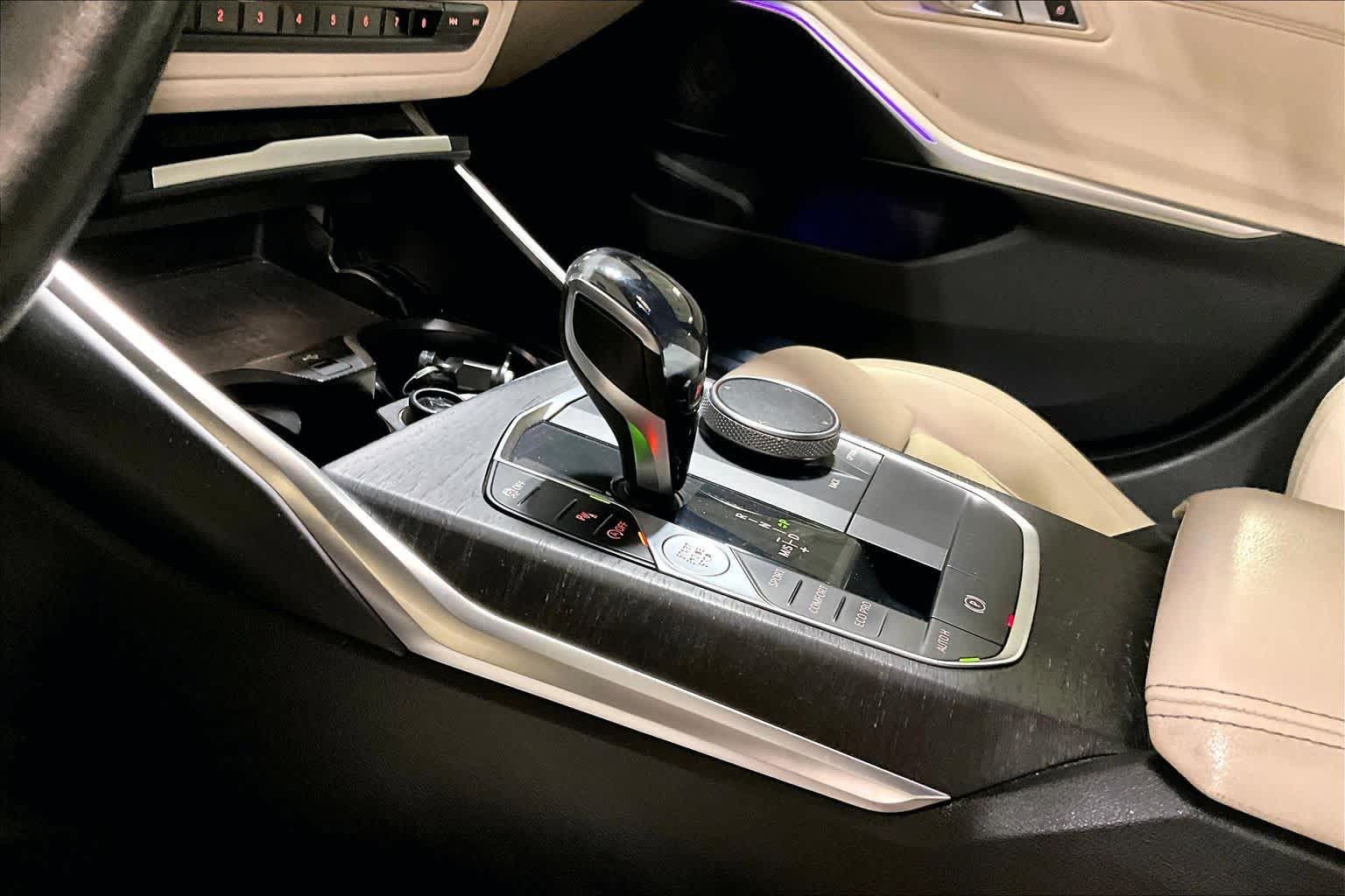 Used 2019 BMW 330i xDrive Sedan w/ Premium Package AWD/4WD image 17