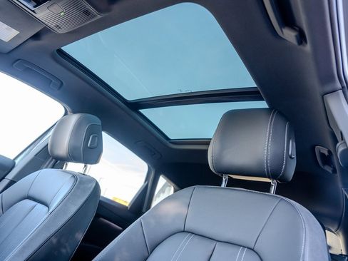 Used 2024 Audi Q4 e-tron Premium Plus image 17