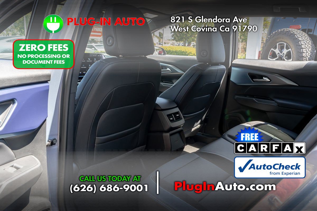 Used 2024 Chevrolet Equinox EV LT w/ LPO, Blackout Package FWD image 11