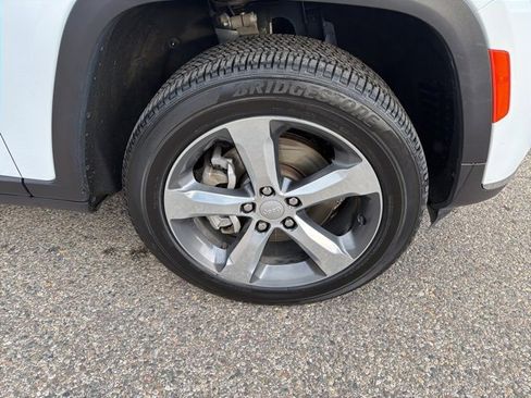 Used 2022 Jeep Grand Cherokee L Limited image 6