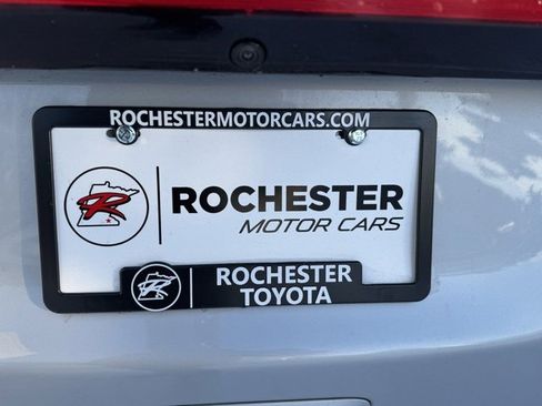 Used 2024 Chrysler Pacifica Touring-L image 52