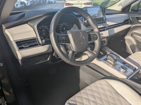 Used 2024 Mitsubishi Outlander SEL image 13