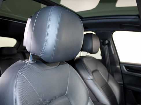 Used 2019 Porsche Cayenne E-Hybrid image 30