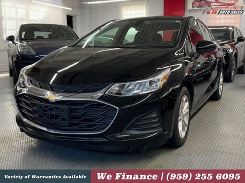 Used 2019 Chevrolet Cruze LS w/ LS Convenience Package FWD image 2