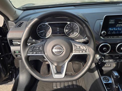 Used 2025 Nissan Sentra SR image 37